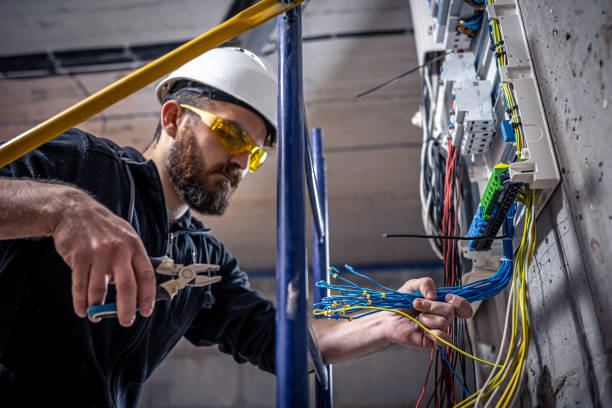 Best Licensed Electrician  in Waynesville, OH